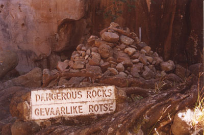 Some 'dangerous' rocks, Drakensburg, South Africa<br>Photo © G. Lloyd, 2004